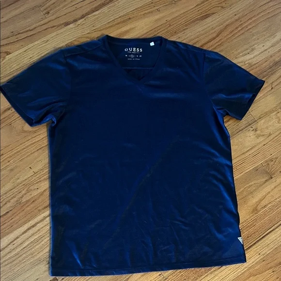 GUESS Men's Dark Blue V-Neck Tee - Picture 4 of 4